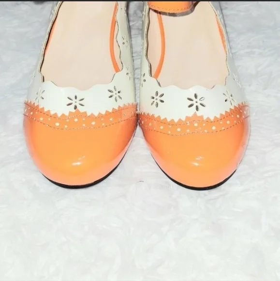 Orange & White Mary Jane Heels With Velcro Strap & Floral Women's US 8! ✨️ - Picture 2 of 5